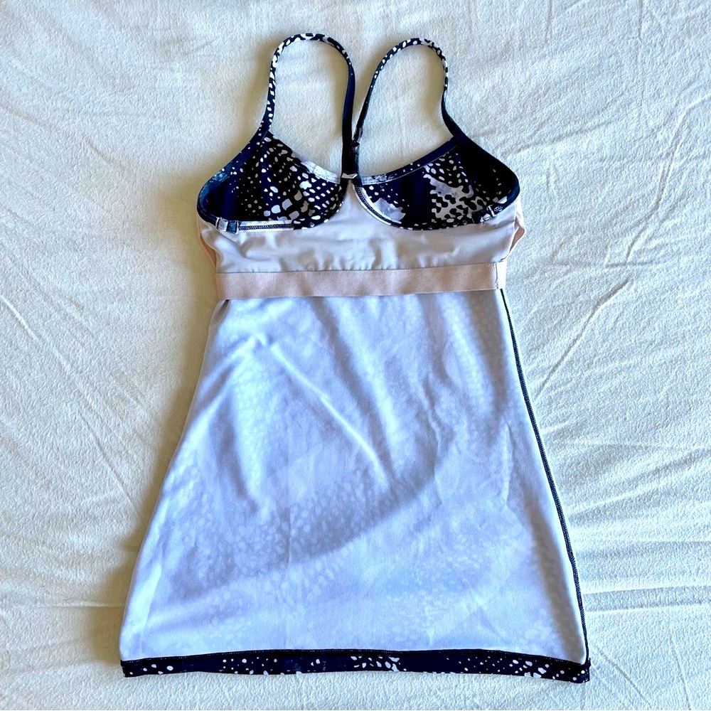 Lululemon - Picture 4 of 6